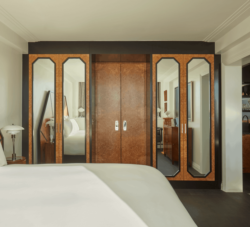 Sea Containers Gallery 990x900 SCH 2