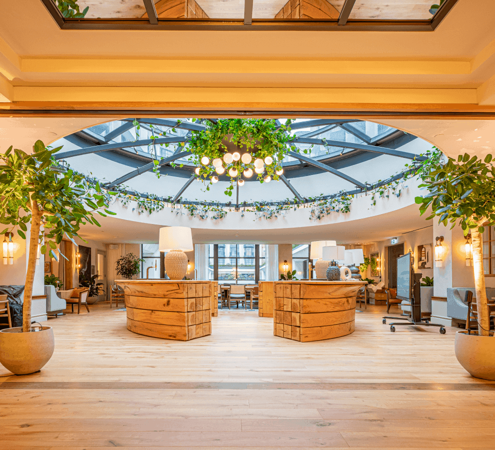 The Whiteley Gallery 990x900 WSSH 11